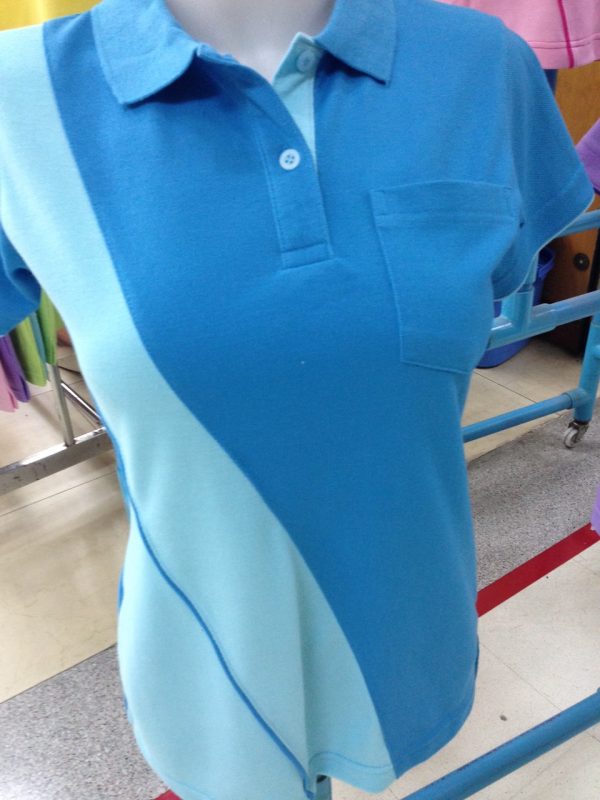 เสื้อโปโลผ้า TC ลาครอสสีฟ้าตัดต่อสีฟ้าอ่อน